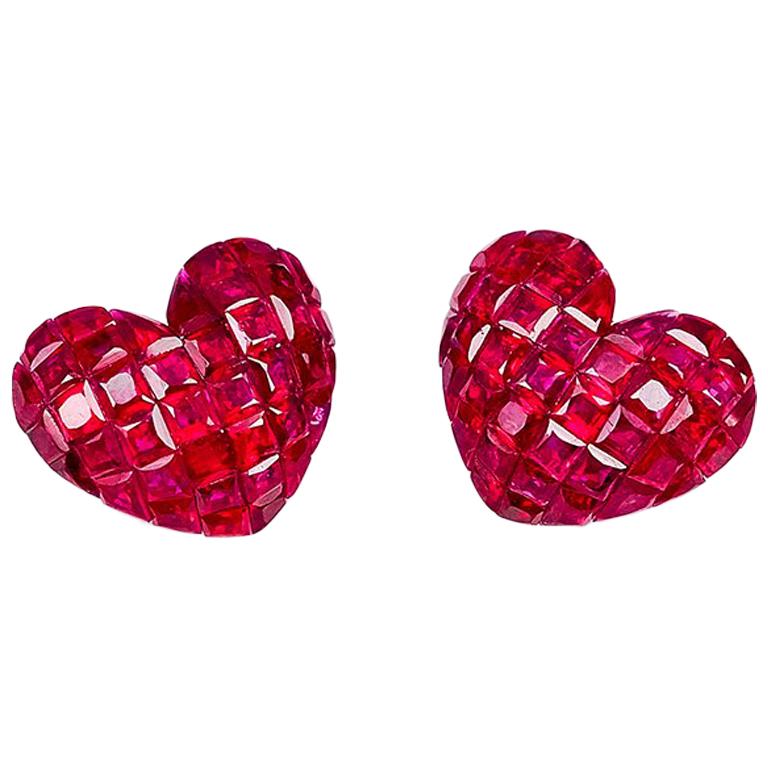 18 Karat White Gold Ruby Stud Heart Earrings