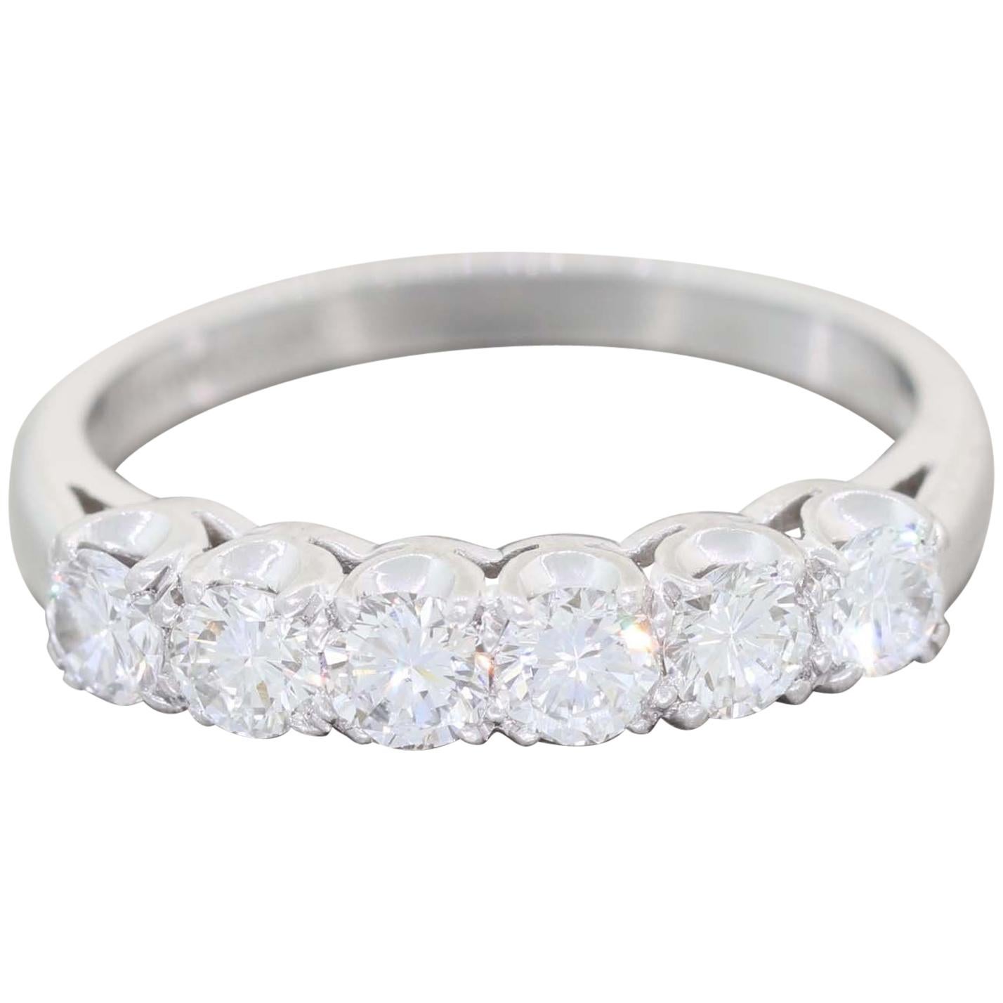1950s Estate Platinum G VS 1.00 Carat Diamond Wedding Band Ring For Sale