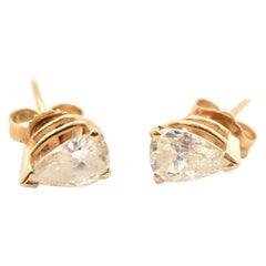 14 Karat Yellow Gold Pear Cut 1.00 Carat Diamond Stud Earrings