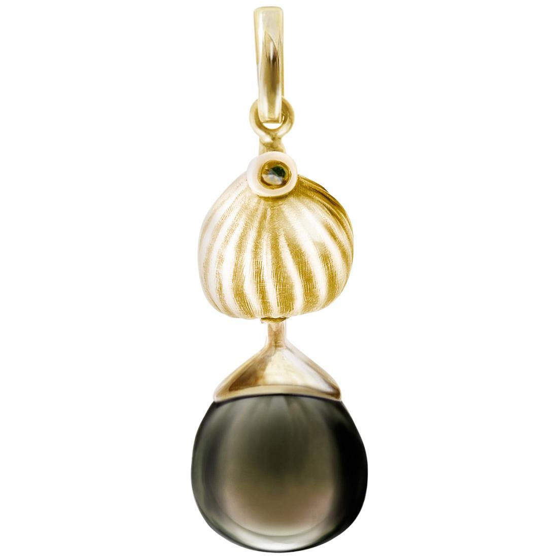 14 Karat Yellow Gold Fig Pendant Necklace with Detachable Cabochon Smoky Quartz  For Sale