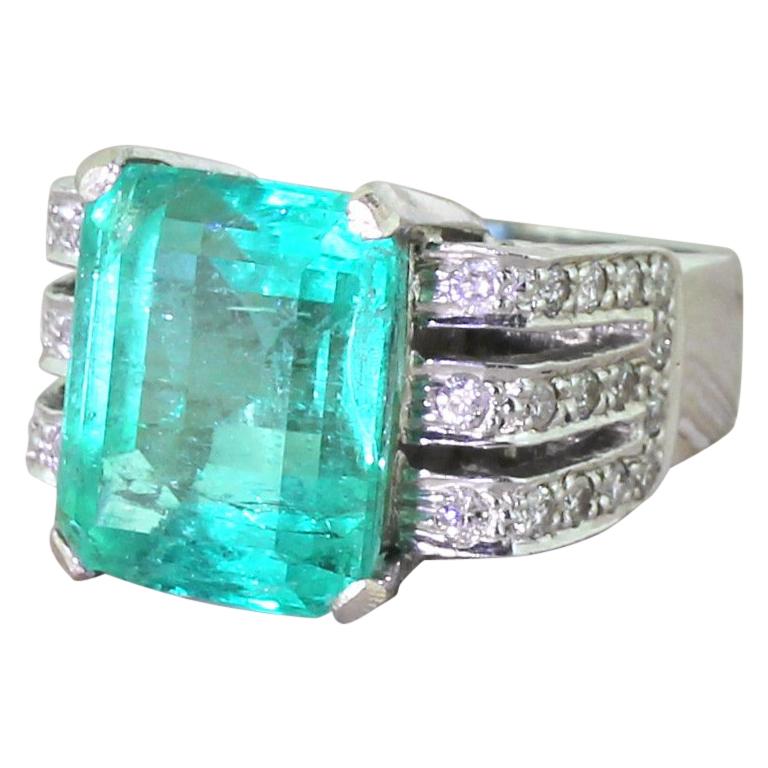 Midcentury 7.82 Carat Minor Oil Colombian Emerald Ring For Sale