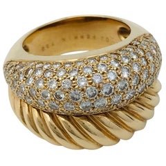 Yellow Gold and Diamonds OJ Perrin Ring, "Verona" Collection