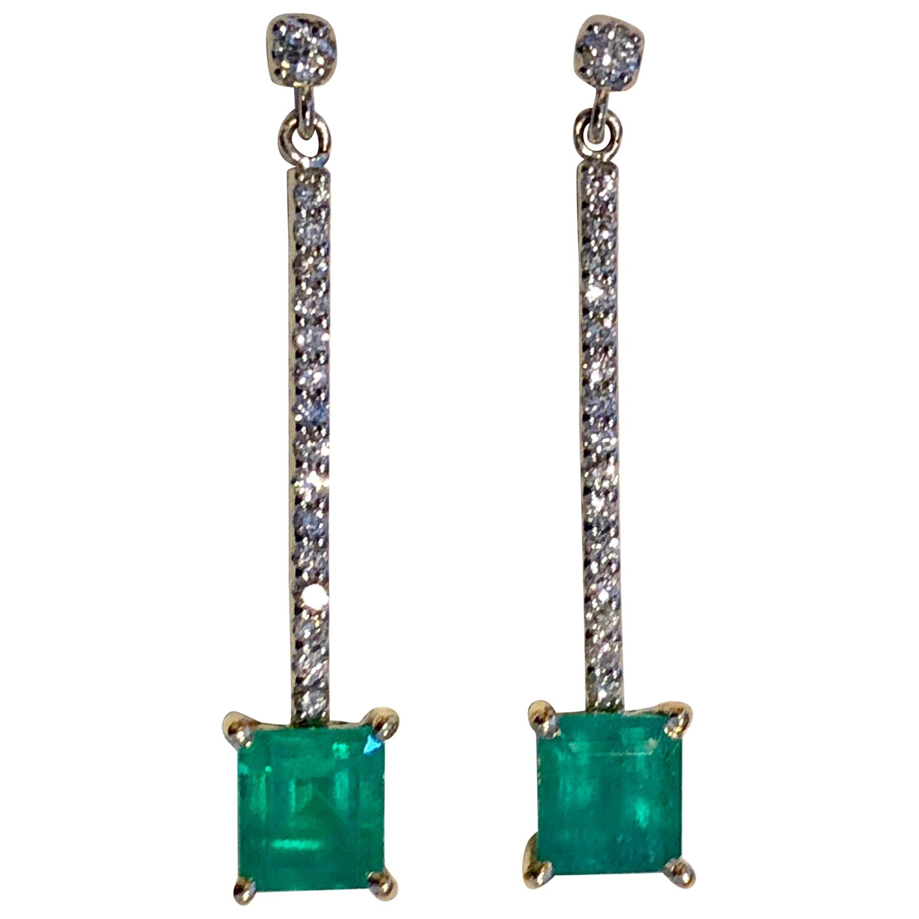 Boucles d'oreilles pendantes Emeraude Colombienne Diamant Platine 18K en vente