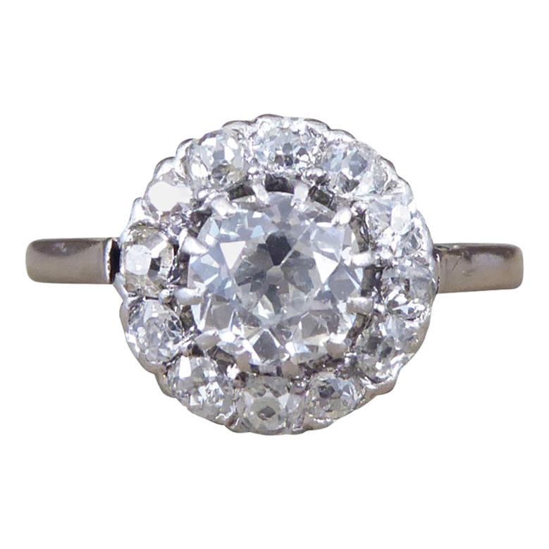 Art Deco Diamond Ring in 18 Carat White Gold and Platinum, 0.85 Carat Centre