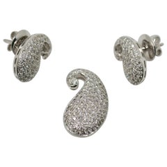 Boucles d'oreilles en or 18 carats avec diamants ronds brillants blancs de 1,20 carat et collier assorti 