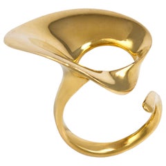 1960s Vivianna Torun for Georg Jensen Gold Mobius Design Ring