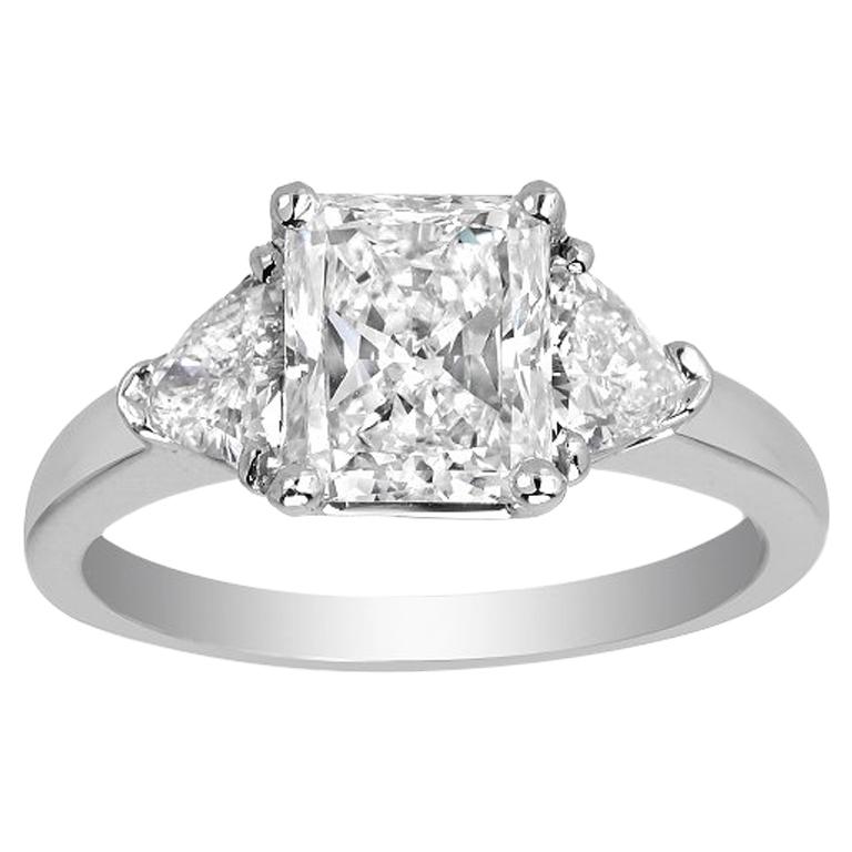 1.73 Carat Radiant Cut Diamond D-VS1 Gold Engagement Ring, EGL