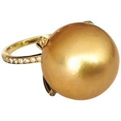 Solitaire Gold Pearl Diamonds 18 Karat Yellow Gold Cocktail Ring