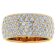 Anillo con pavé de diamantes blancos de 4,70 quilates de ancho en oro amarillo de 18 quilates