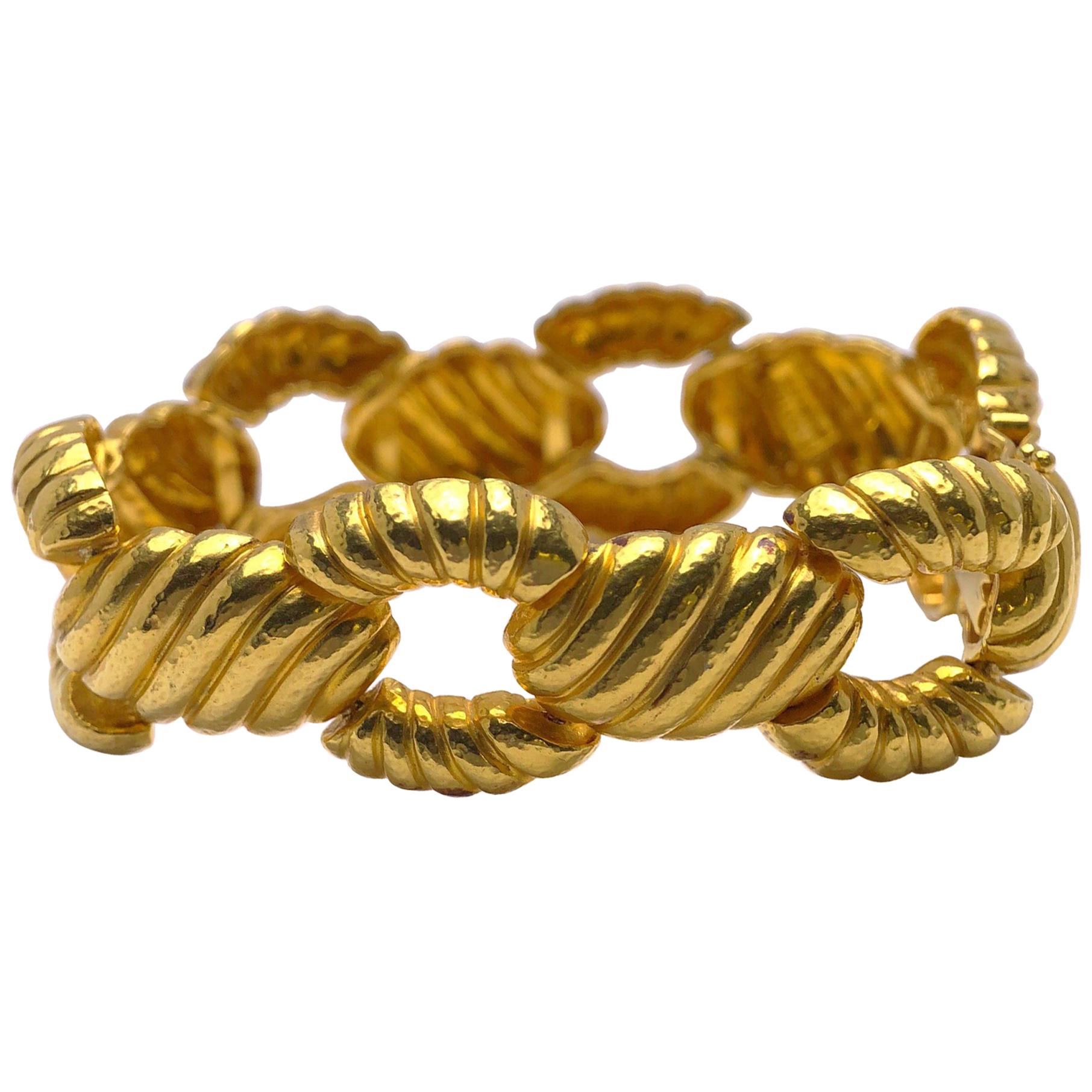 Zolotas 22 Karat Yellow Gold Handcrafted Ribbed Oval Links Bracelet