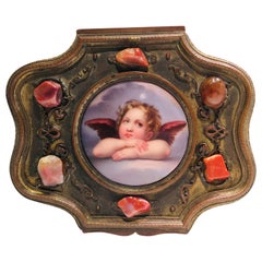  Boîte à bibelots ancienne en métal avec plaque de chérubin de la Madonna Sixtine en porcelaine