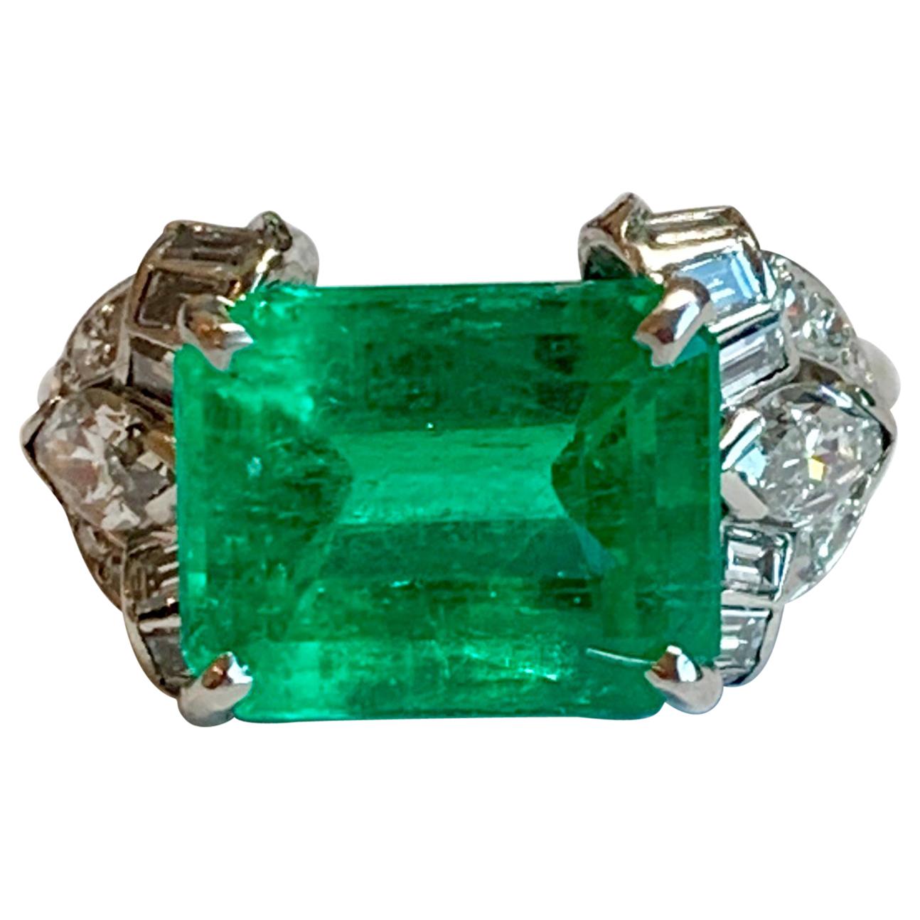 Late Art Deco Colombian Emerald Platinum Diamond Ring