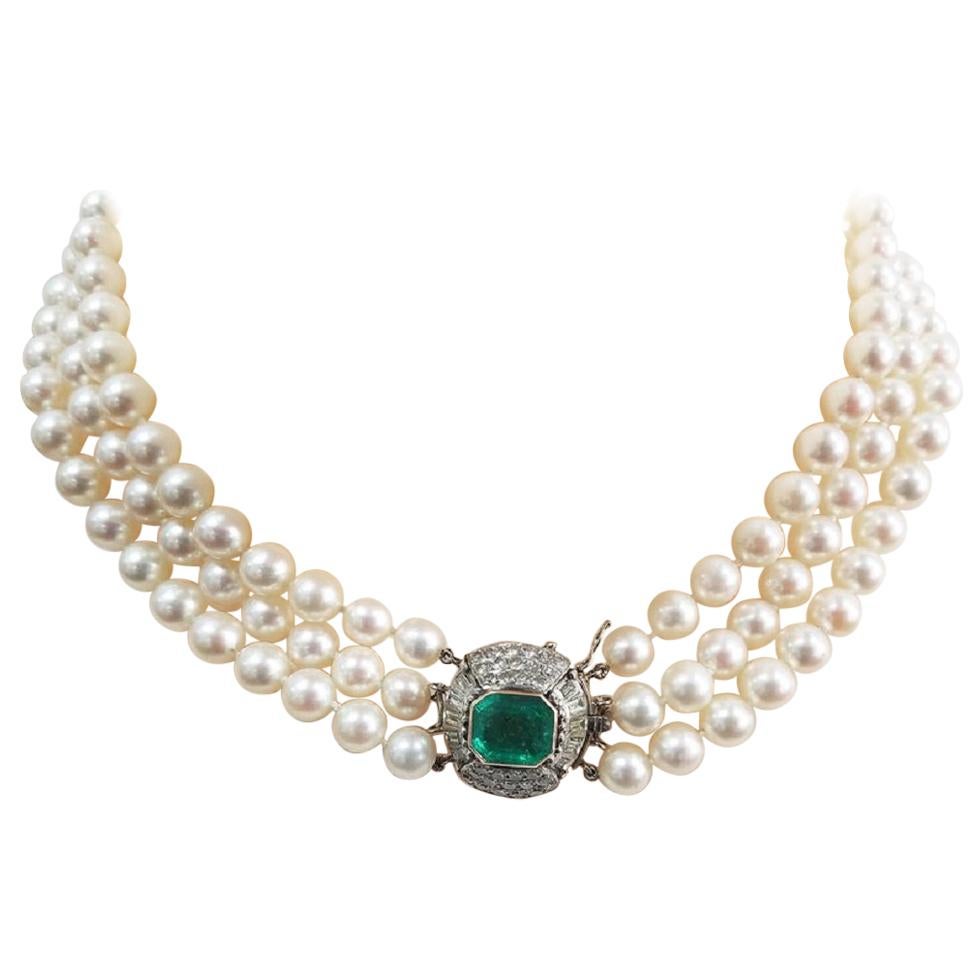 Estate 1950s 4 Carat Emerald and 3 Strand Pearl Choker 14 Karat Necklace