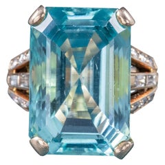 Antique Art Deco Aquamarine 18 Carat Gold 28 Carat Aqua Ring