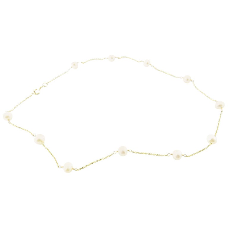 14 Karat Yellow Gold and Pearl Necklace For Sale at 1stDibs