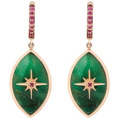 Marlo Laz, boucles d'oreilles Evil Eye en or rose 14 carats, jade brésilien et rubis rose