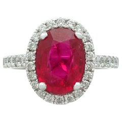 Bague vintage en or blanc avec rubis et diamants de 3::75 carats:: datant de 1990