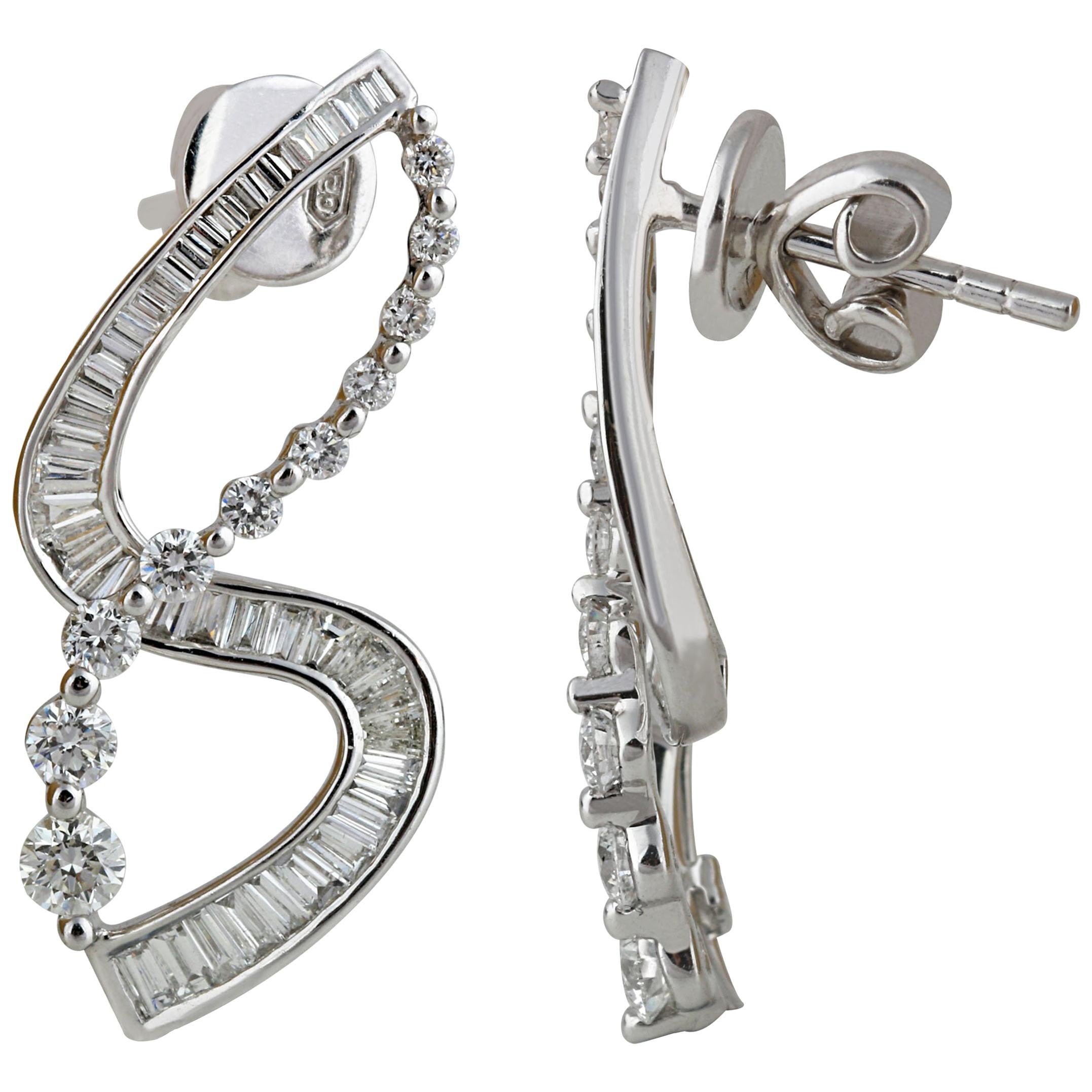 Studio Rêves S-Shaped Diamond Earrings in 18 Karat White Gold