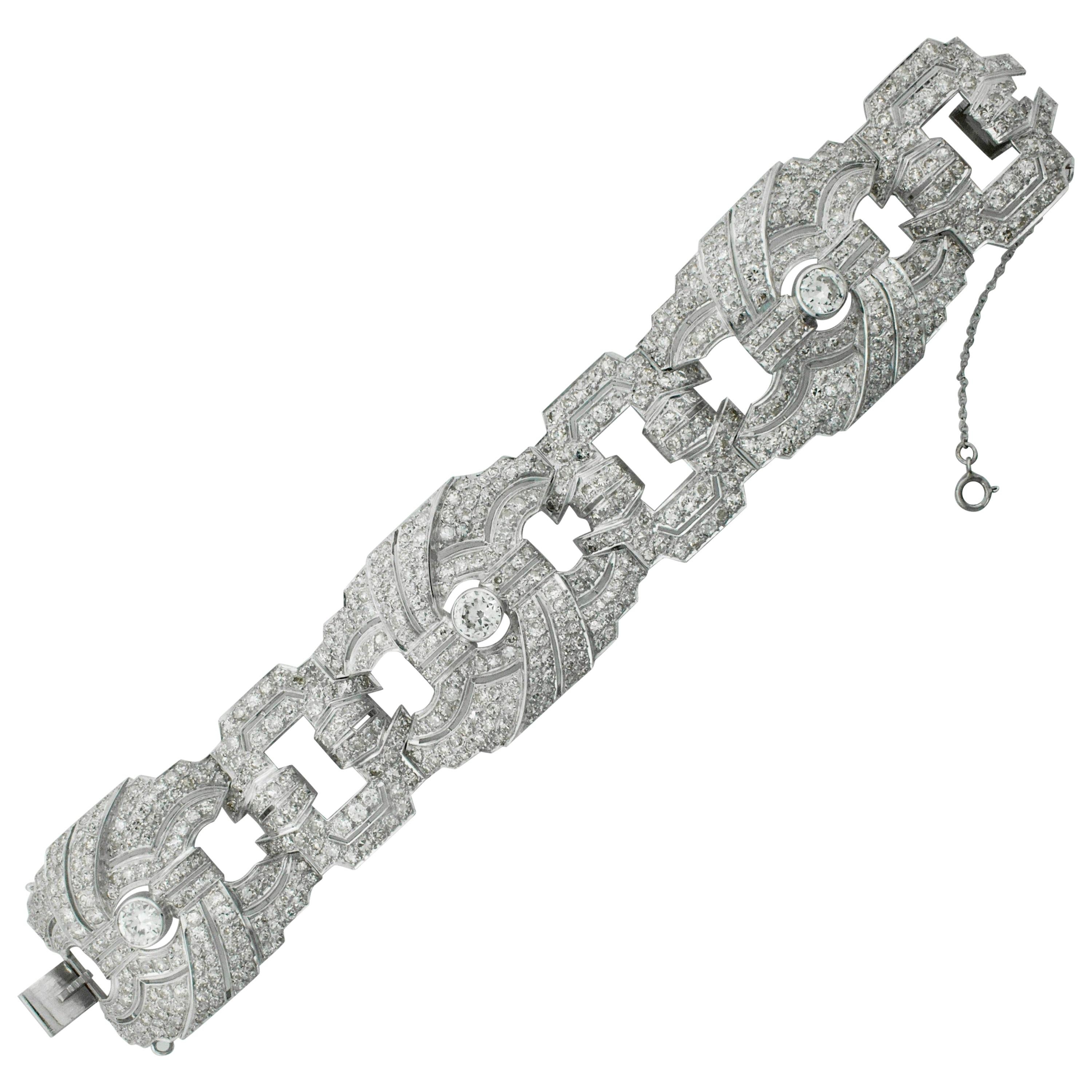 Important Diamond Bracelet in Platinum, circa 1920s 25.45 Carat