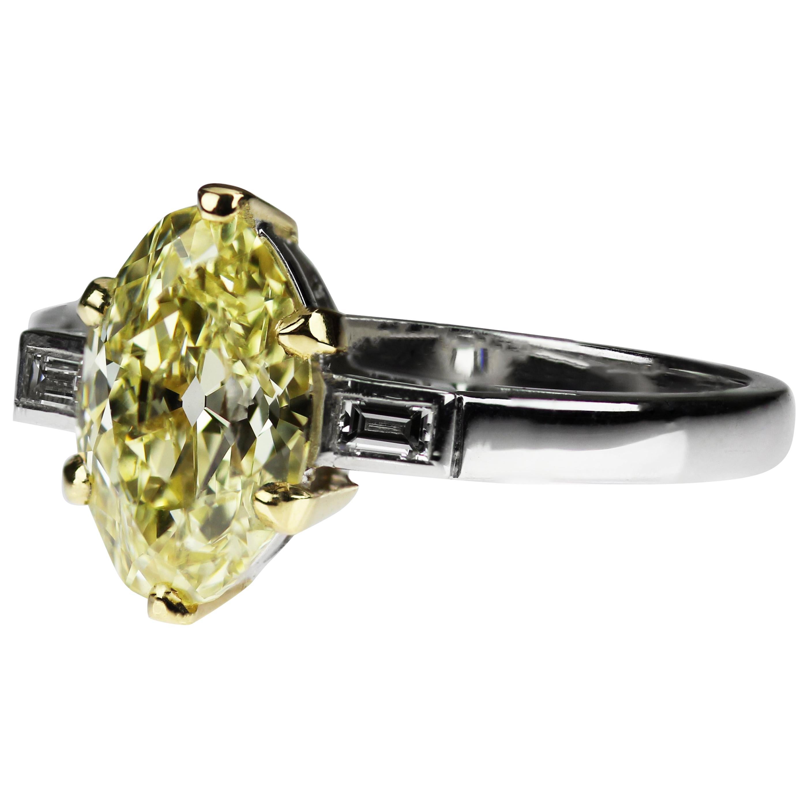 GIA Certified Natural Oval Fancy Yellow Diamond single stone 1.8ct VS1 Ring