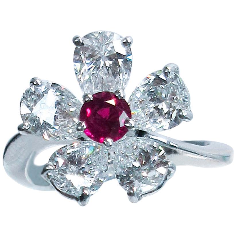Graff 18 Karat White Gold Diamonds and Ruby Daisy Ring For Sale