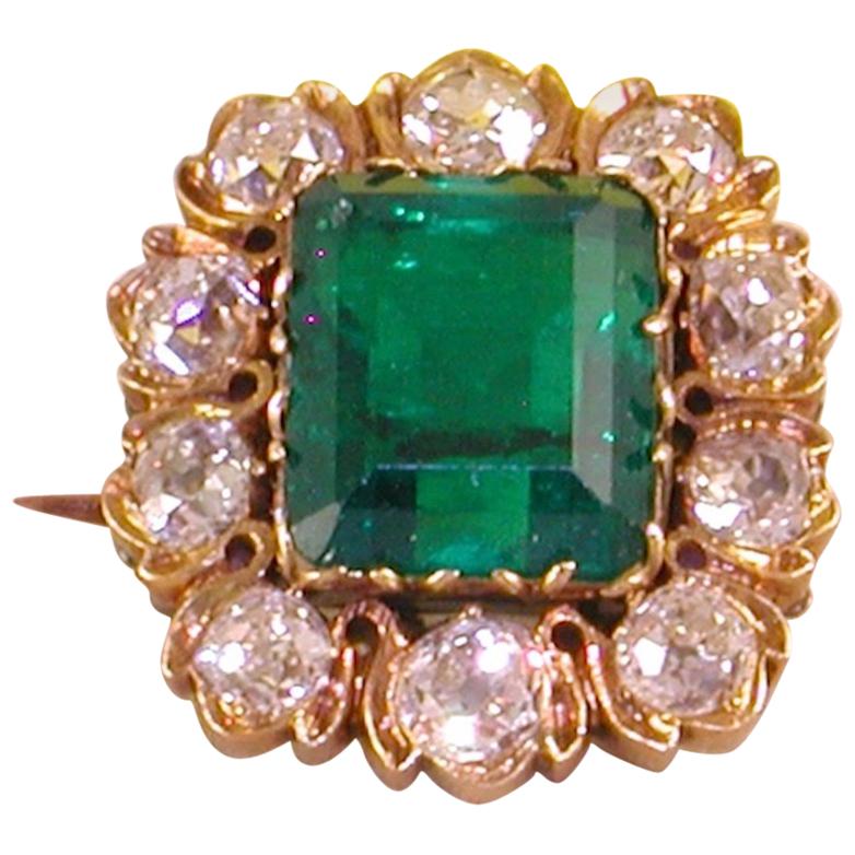 13.92 Carat IGI Certified 19th Century Antique Diamond Colombian Emerald Brooch For Sale