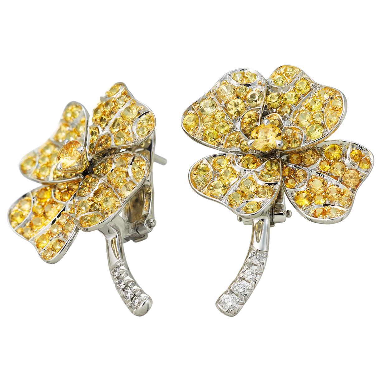 Ohrringe von AENEA Palladium Weißgold (18k) mit weißen Diamanten und gelben Saphiren im Angebot