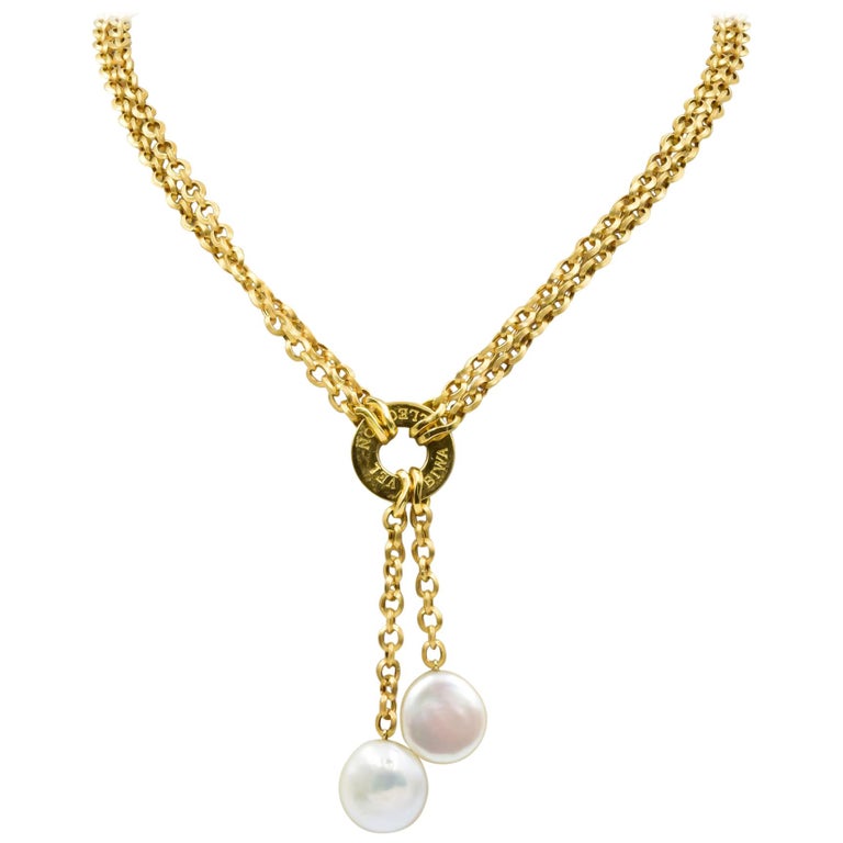 Yvell Pearl Pendant Necklace in 18 Karat Yellow Gold at 1stDibs