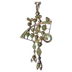 Art Nouveau Antiguo Demantoide Ruso Colgante de Oro