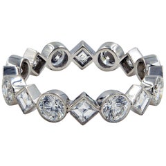 1,98 Karat handgefertigter Platin-Eternity-Ring mit Diamanten im Rundschliff