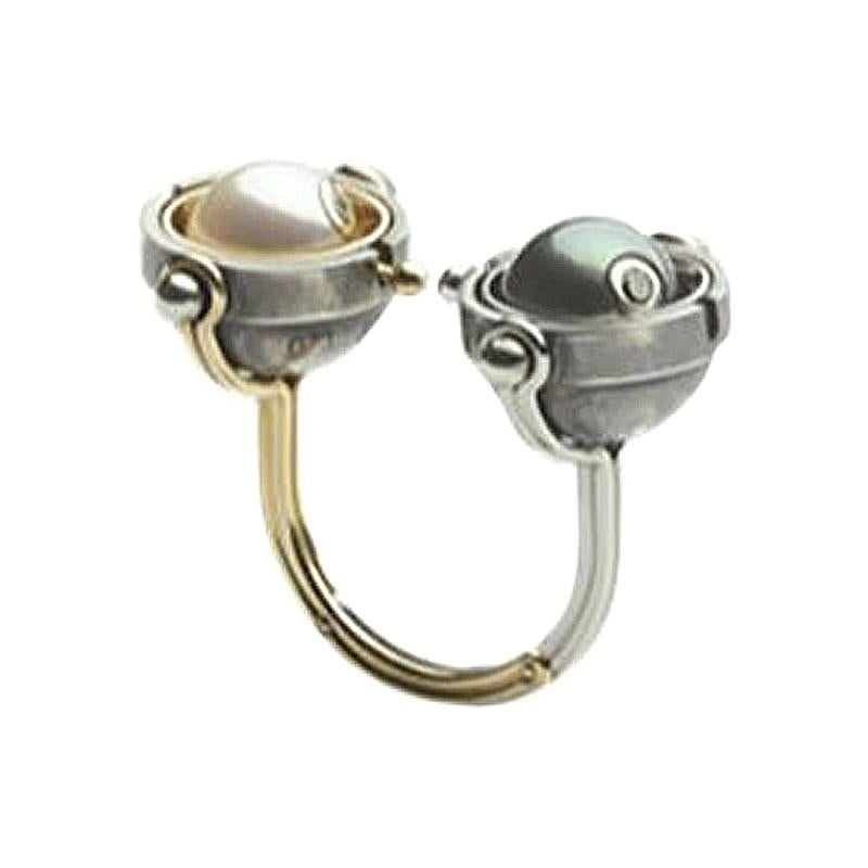 Diamonds Toi&Moi Tahitian and Akoya Pearls Ring in 18k gold by Elie Top