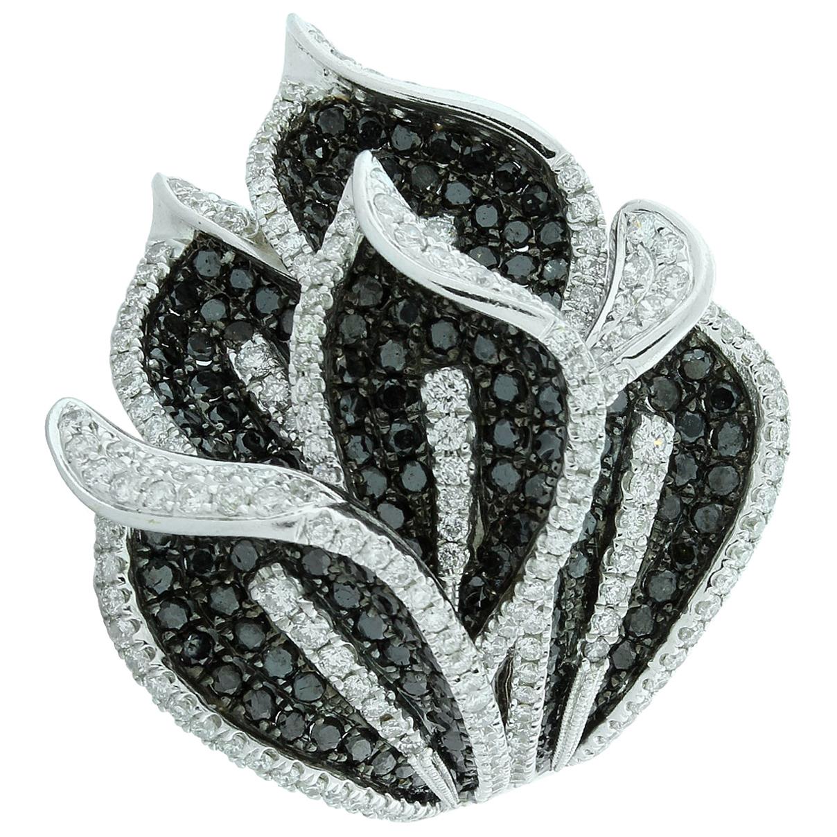 Black Diamond White Diamond Lily Flower Gold Cocktail Ring