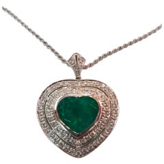 Heart Shape Emerald and Diamond Pavé 18 Karat White Gold Pendant Necklace