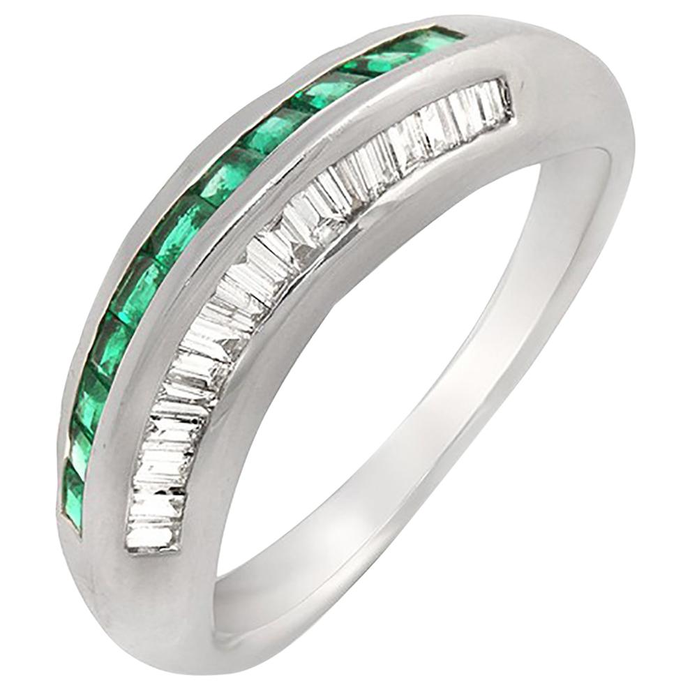 0.38 Emerald and 0.27 Carat Diamonds in 18 Karat Gold Wedding Band Ring