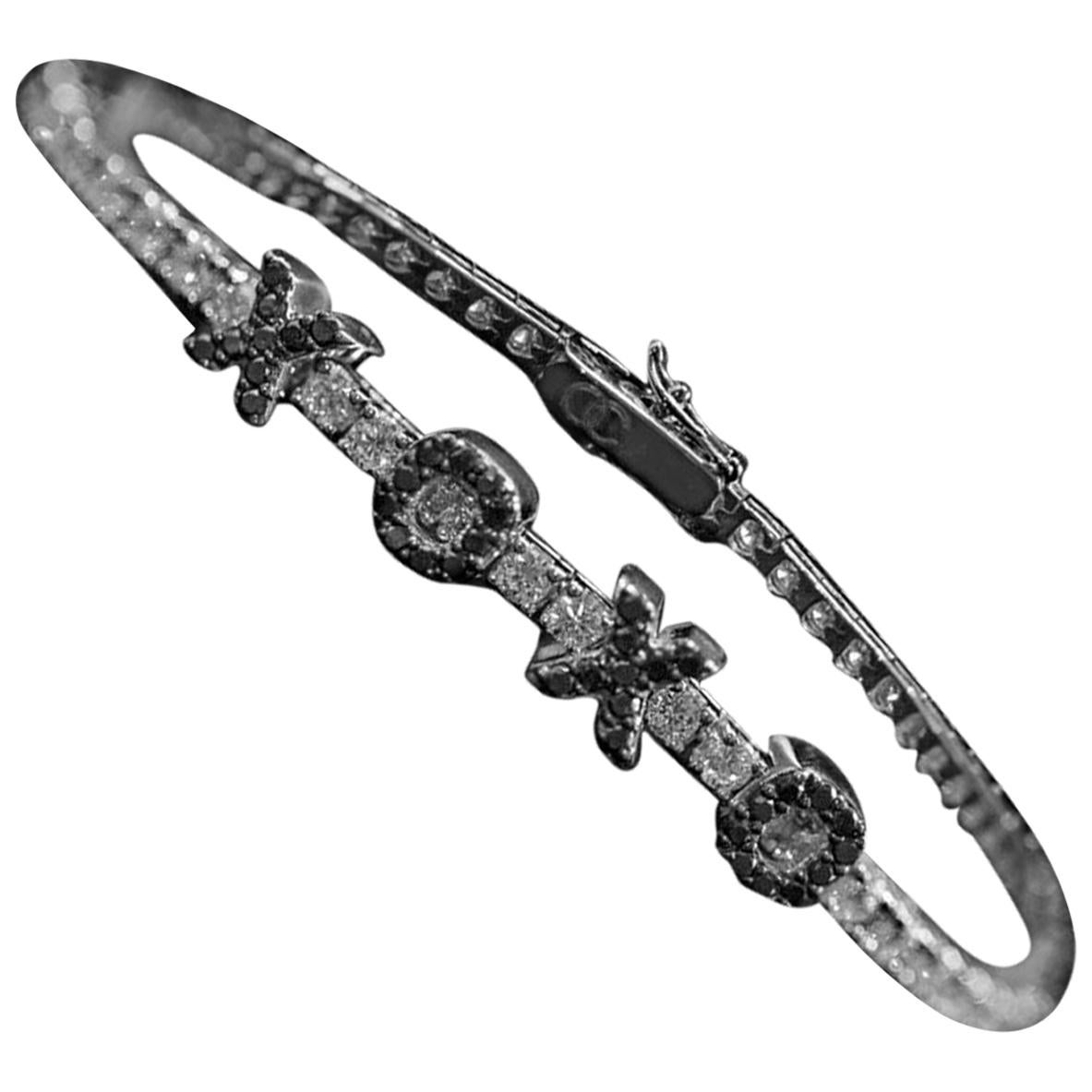 Orianne Collins XOXO White Gold Diamond Tennis Bracelet at 1stDibs | xoxo  gold bracelet, orianne collins jewelry