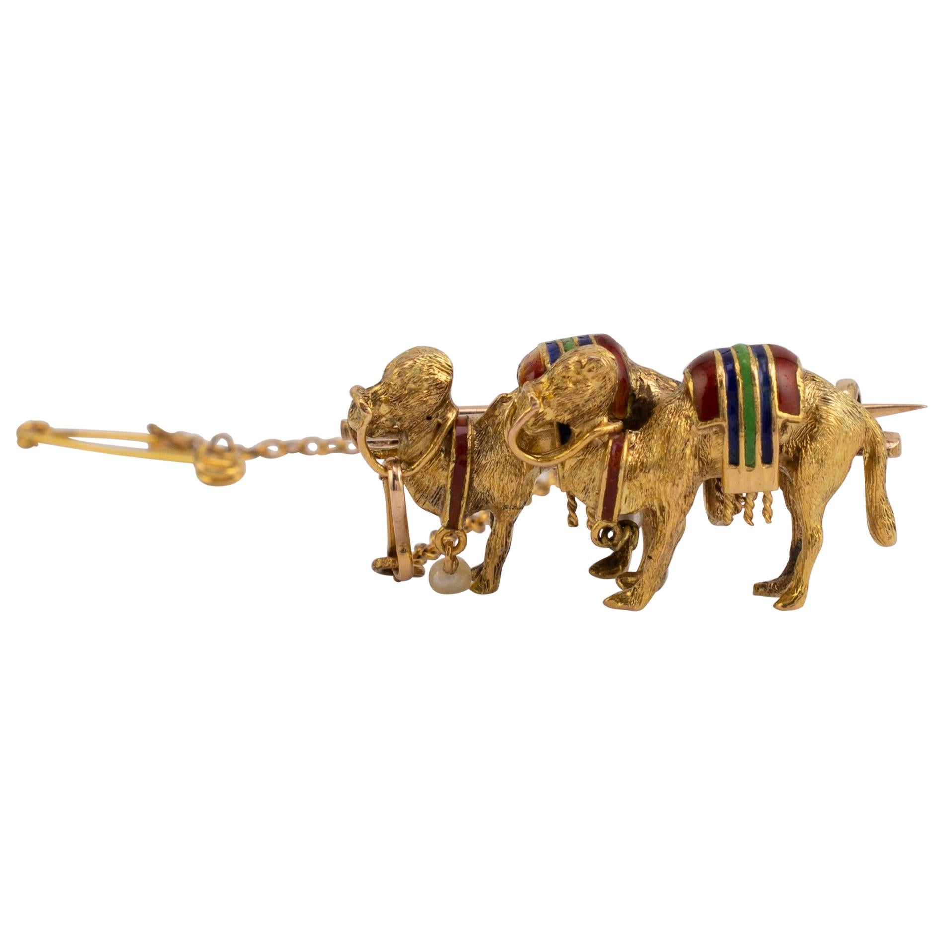  18 Karat Gold Camel Brooch With Enamel Pearl, circa 1940s For Sale