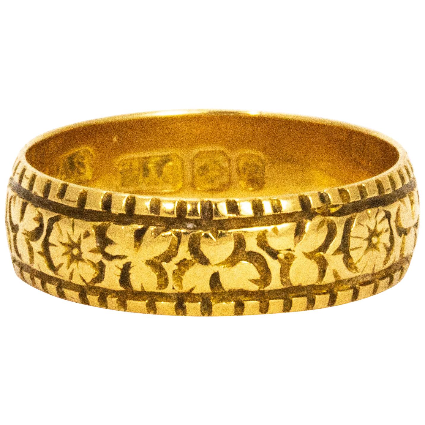 Art Nouveau Decorative 18 Carat Gold Band