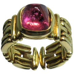 Bulgari Bague en or jaune 18 carats avec tourmaline forme de pain de sucre