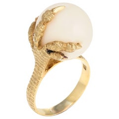 Vintage Dragon Claw Ring 18 Karat Yellow Gold Coral Orb Estate Fine Jewelry