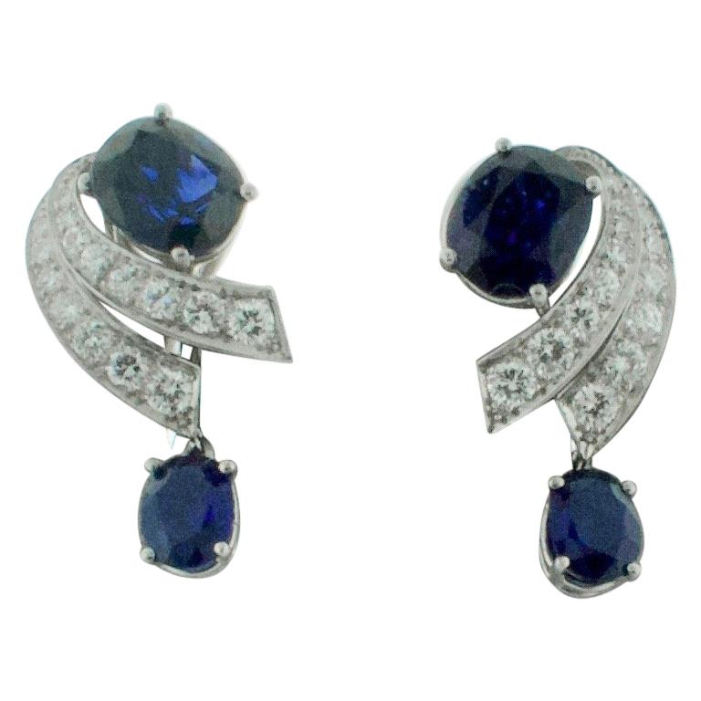 Sapphire and Diamond Platinum Earrings circa 1940s 7.10 Carat of Sapphire For Sale