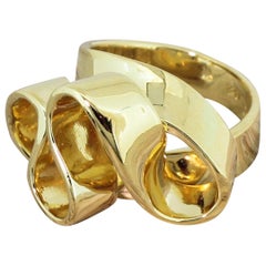Avant Garde 18 Karat Yellow Gold Ribbon Ring, Dated 1972