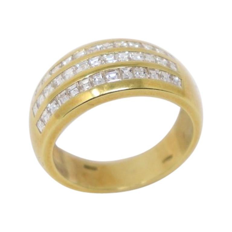 Yellow Gold and Diamonds Wedding or Engagement Ring For Sale