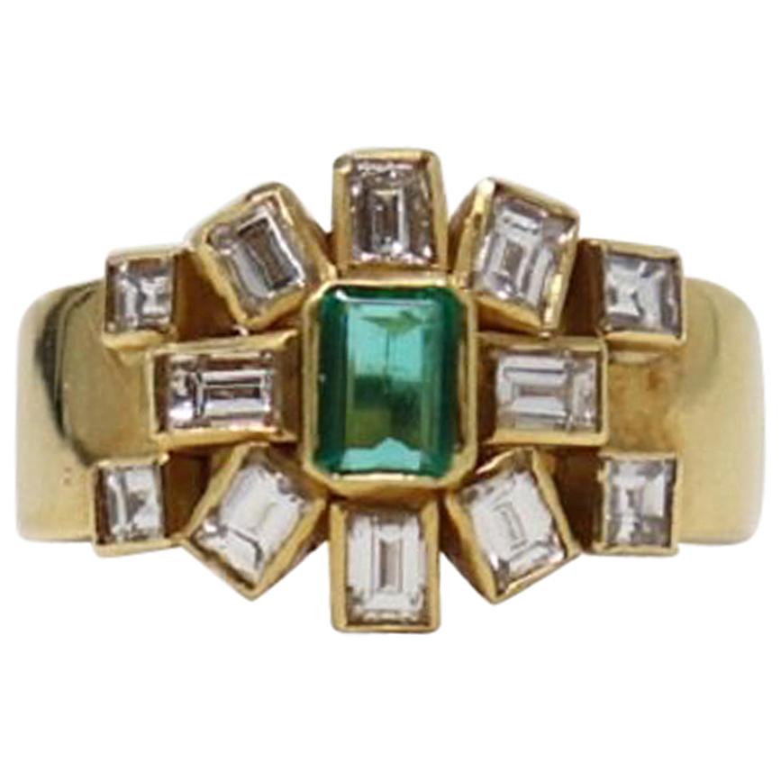 0.96 Carat Emerald Yellow Gold and Diamonds Wedding or Engagement Ring For Sale