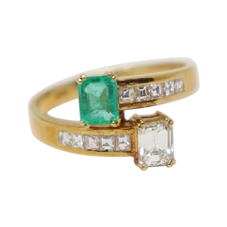 0.38 Carat Emerald Yellow Gold and Diamonds Wedding or Engagement Ring For Sale