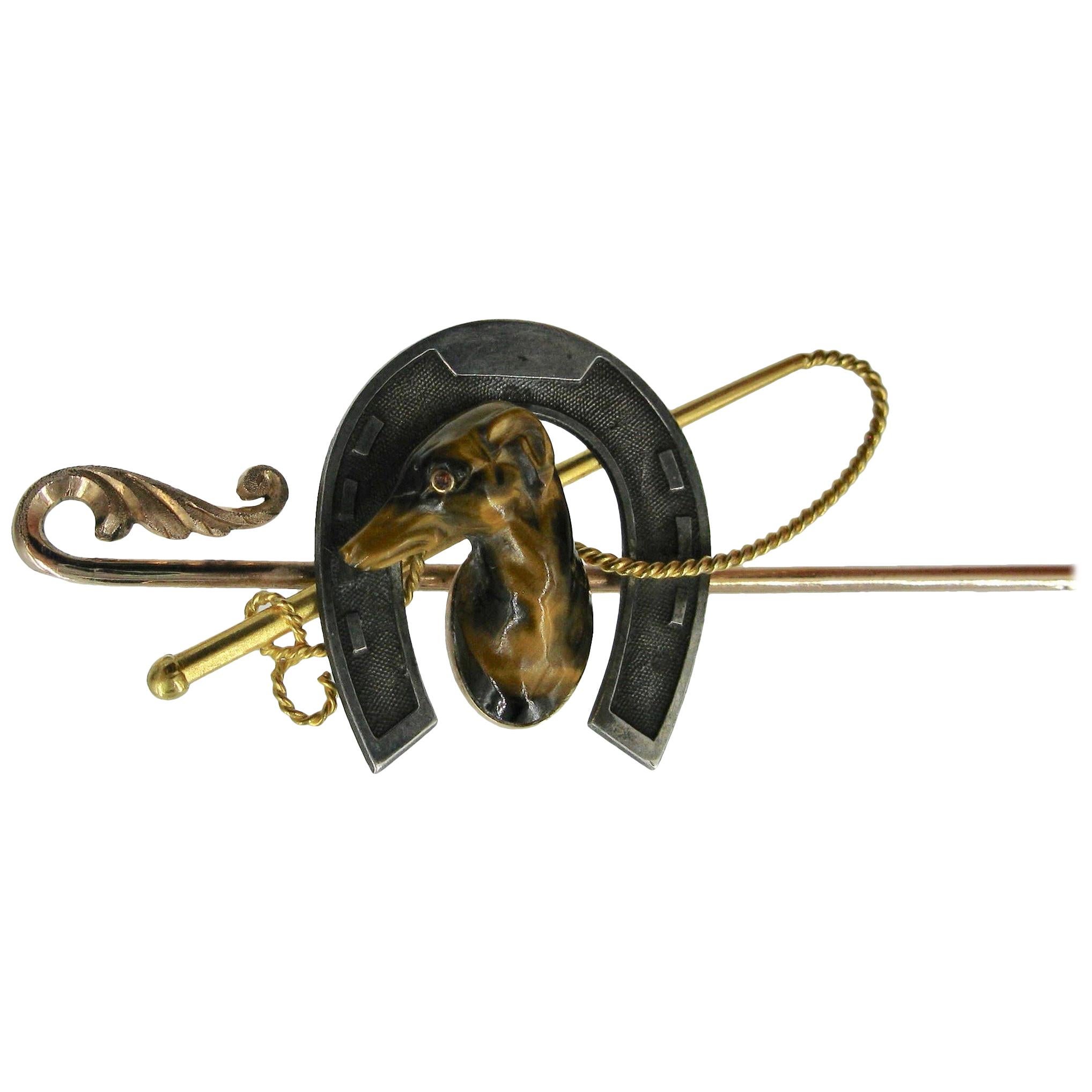 Broche épingle à chapeau art déco en fer à cheval de course avec œil de lévrier, chien et œil de tigre en or et argent en vente