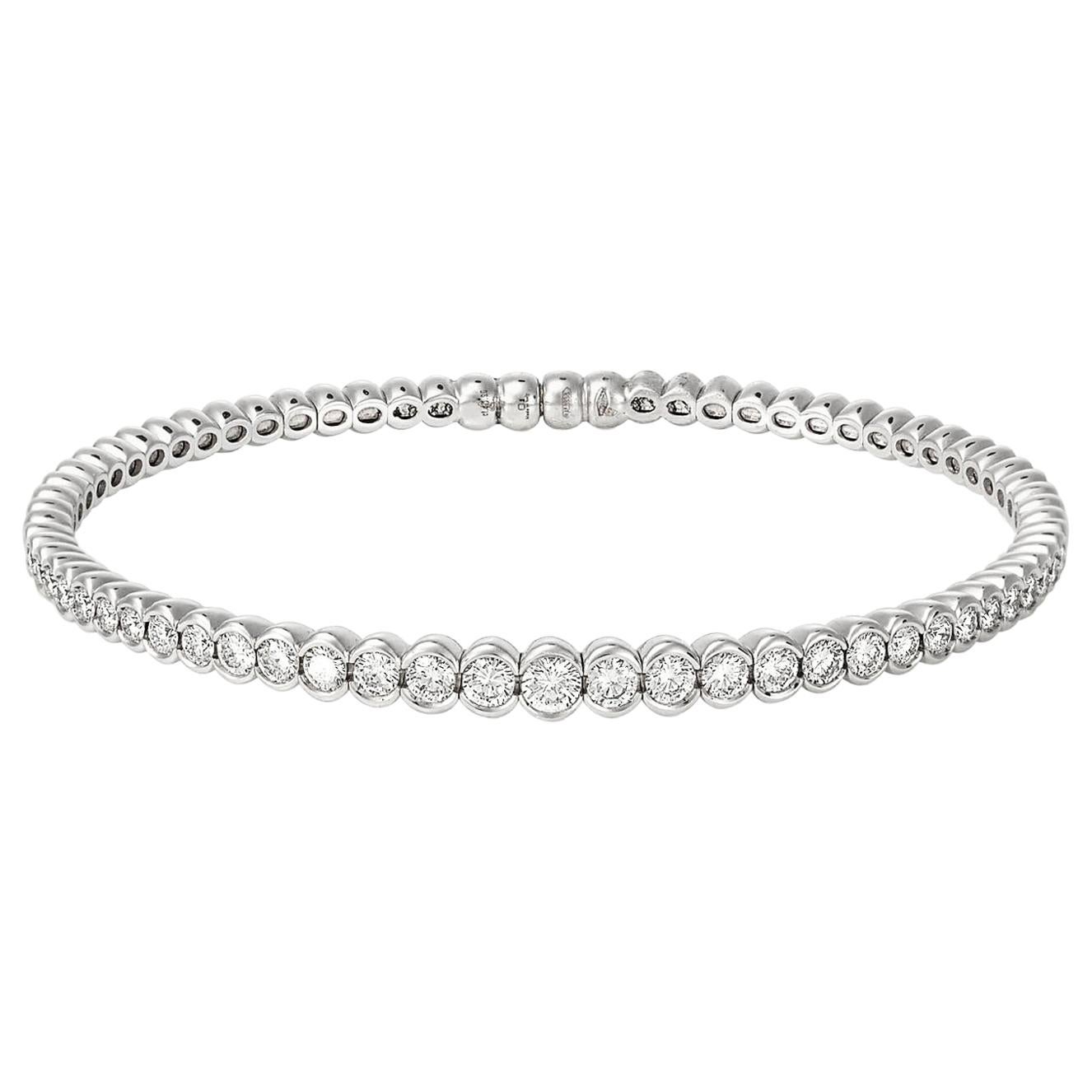 Giulians Contemporary 18k White Gold Diamond Bangle  For Sale