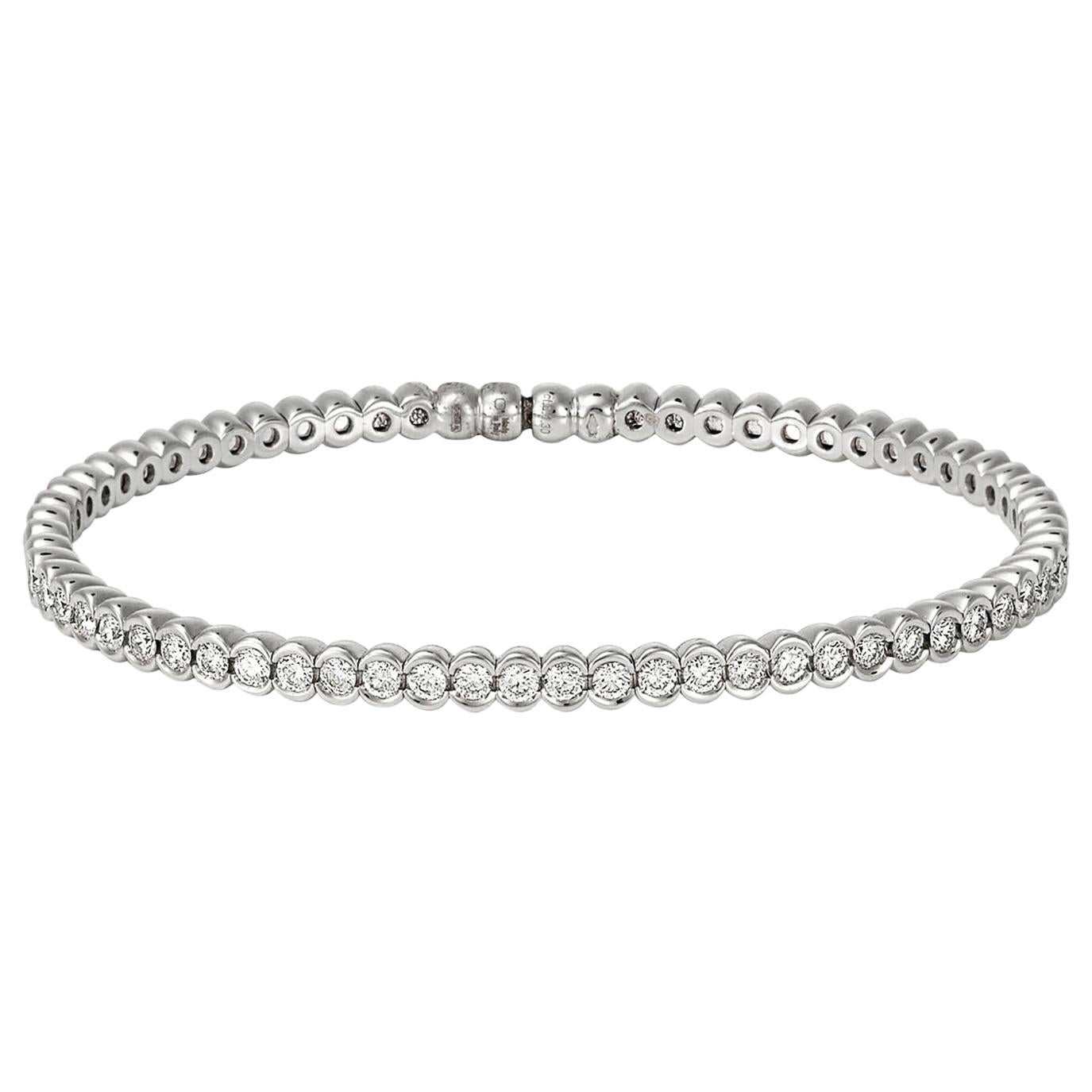 Giulians Contemporary 18k White Gold Diamond Bangle  For Sale