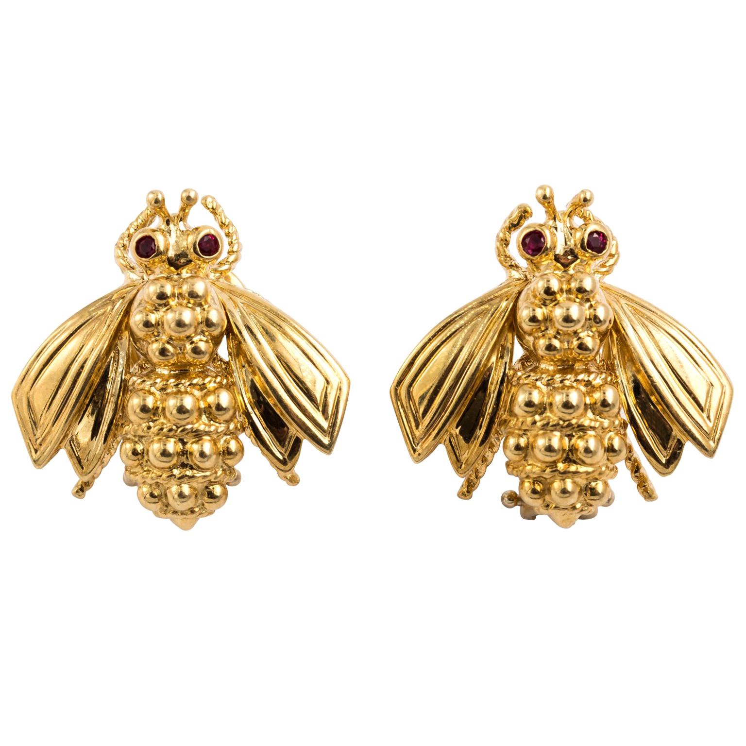 Vintage Tiffany & Co. 18 Karat Gold Sculptural Bee Earrings with Ruby Eyes