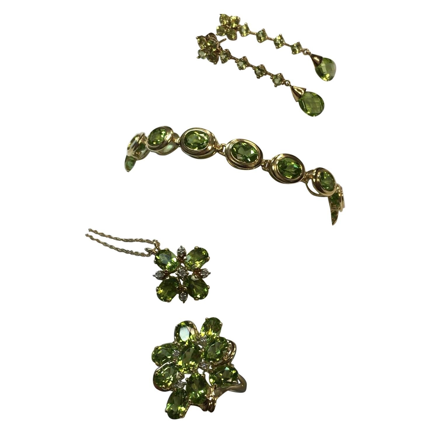 Natural Green Peridot and Diamond Approximate 36 Carat Gold Jewelry Set For Sale