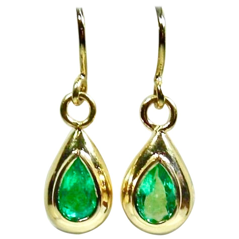 Natural Colombian Emerald Dangle Earrings 18 Karat Gold